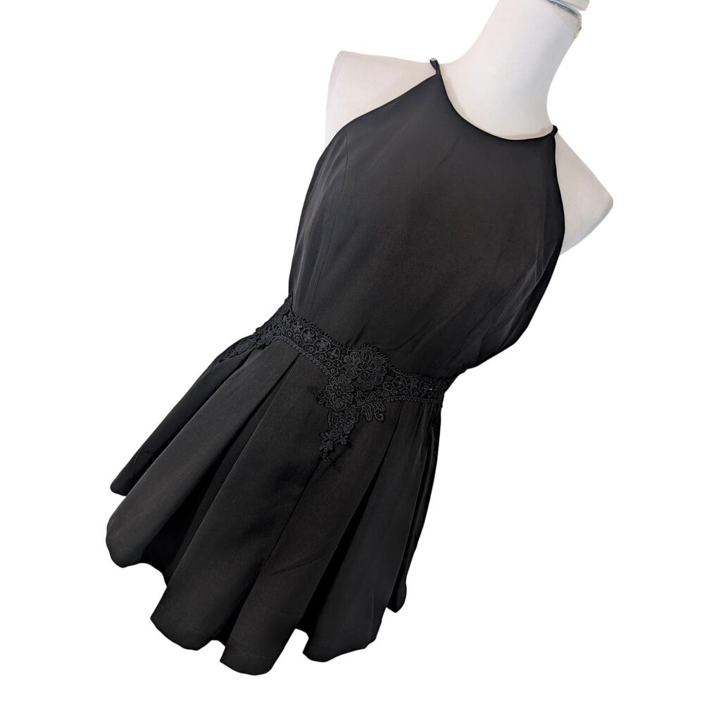 ENTRY! LUXE BLACK SATIN LOOK, LACE WAIST, PLEATED ROMPER, MINI DRESS! SIZE S
